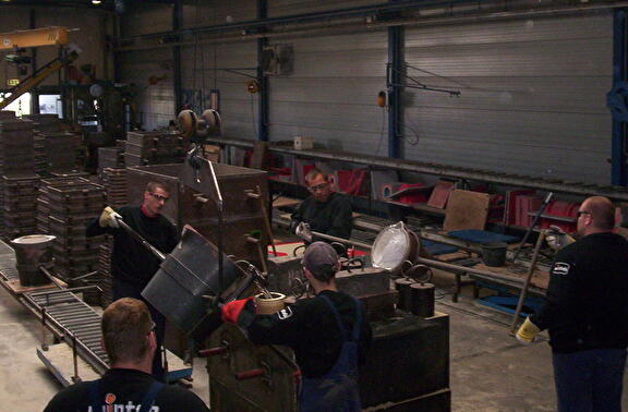 Casting of a very large air vent head
